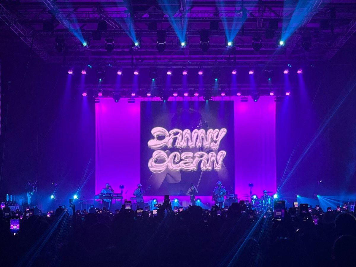 sectorproevent1's tweet image. DANNY OCEAN EURO TOUR 2023 🎉

#SectorPro #ver #oir #sentir #GiramosContigo #eventos #espectáculos #audiovisuales #iluminacion #sonido #video #cultura #técnico #produccion #dannyocean #eurotour2023 #wizink #palausantjordi 

@dannocean @WiZinkCenter @PalauSantJordi