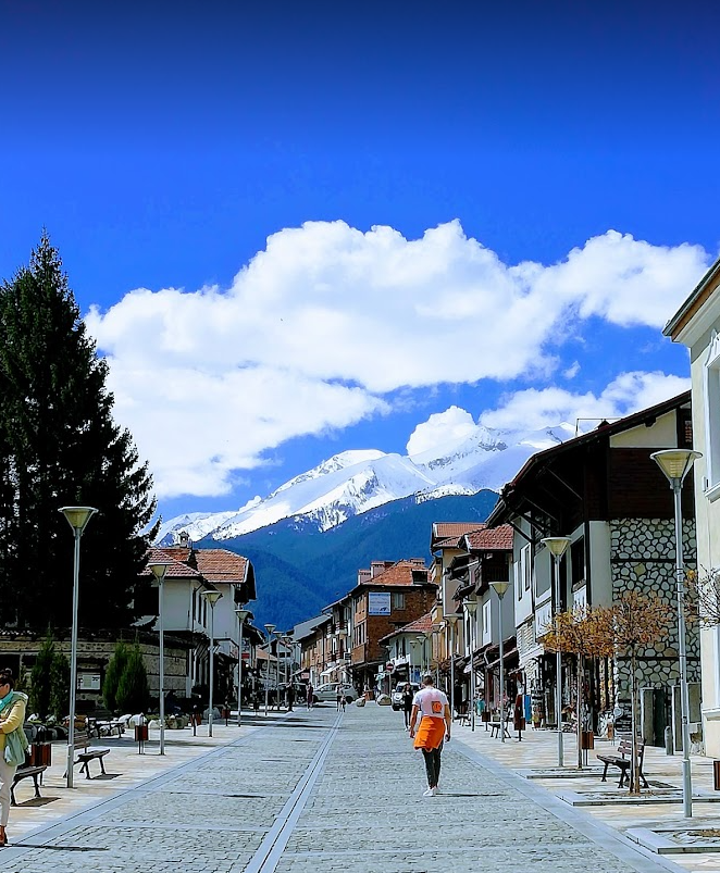 Cities are overrated.

Downtown Bansko. Population 15,000.
