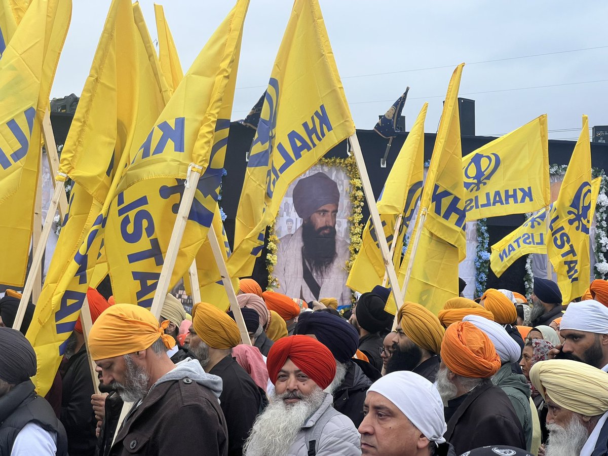 Picture speaking itself.
Taken from yesterday’s Surrey Nagar Kirtan.