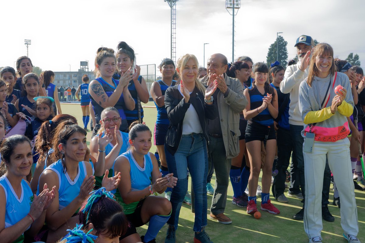 jjosemussi's tweet image. ¡ARRANCÓ LA LIGA MUNICIPAL DE HOCKEY!

Hoy, domingo 23/4, se realizó el partido inaugural de esta competencia municipal de la que participan 700 chicas, de 58 equipos, de 12 clubes barriales de #Berazategui.