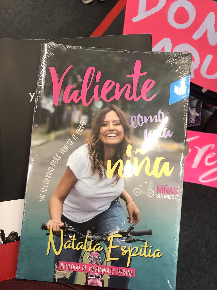 ndsolanog's tweet photo. Mis favoritos de la feria del libro de Bogotá: 

🚲 Ciclismo urbano de @rodriguez_val @danielrosassat @rundav5
🚲 Valiente como una niña: un recorrido para vencer el miedo en bicicleta. @NinasSinMiedo https://t.co/SuJso0YmB6