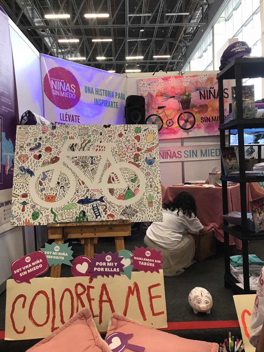 Mis favoritos de la feria del libro de Bogotá: 

🚲 Ciclismo urbano de <a href="/rodriguez_val/">Alvaro Rodriguez Valencia 🇨🇴</a> <a href="/danielrosassat/">Daniel Rosas S.</a> <a href="/rundav5/">Rafael Unda</a>
🚲 Valiente como una niña: un recorrido para vencer el miedo en bicicleta. <a href="/NinasSinMiedo/">Niñas sin miedo</a>