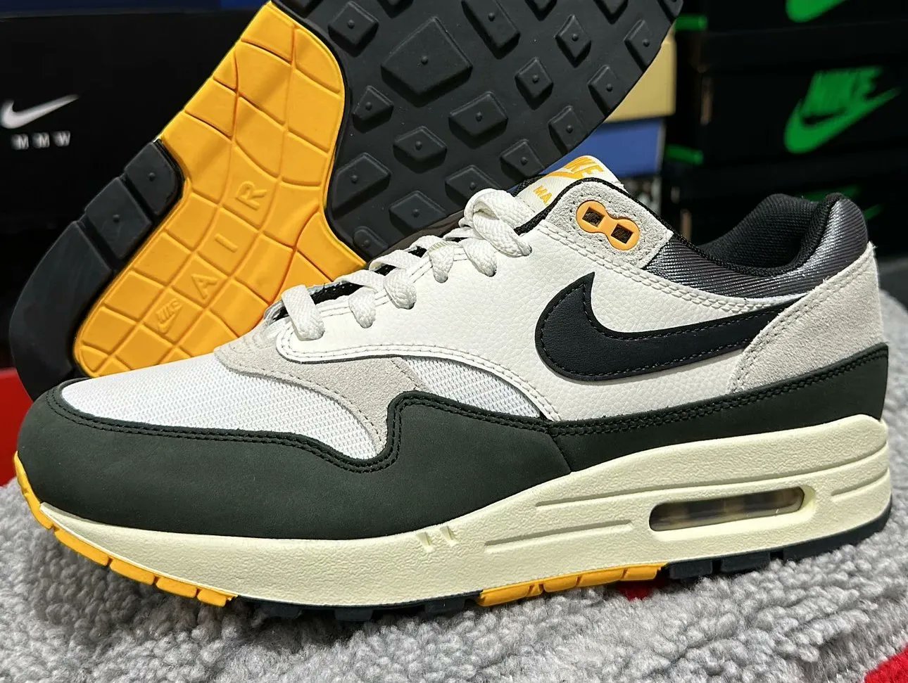 Nike air 2024 max 1 office