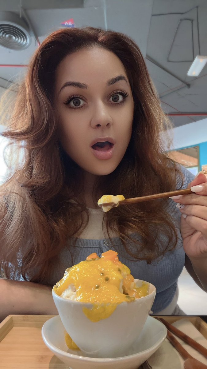 JaimeCharmed's tweet photo. My mango #bingsoo faces 😯🥰 https://t.co/VI56KXIP1q