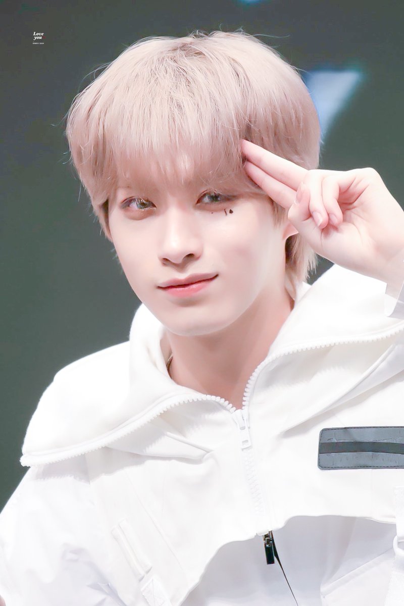 LOVEYOU_0110's tweet photo. 220522 220615
#원어스 #시온 #ONEUS #XION #シオン https://t.co/7RJIaPewce