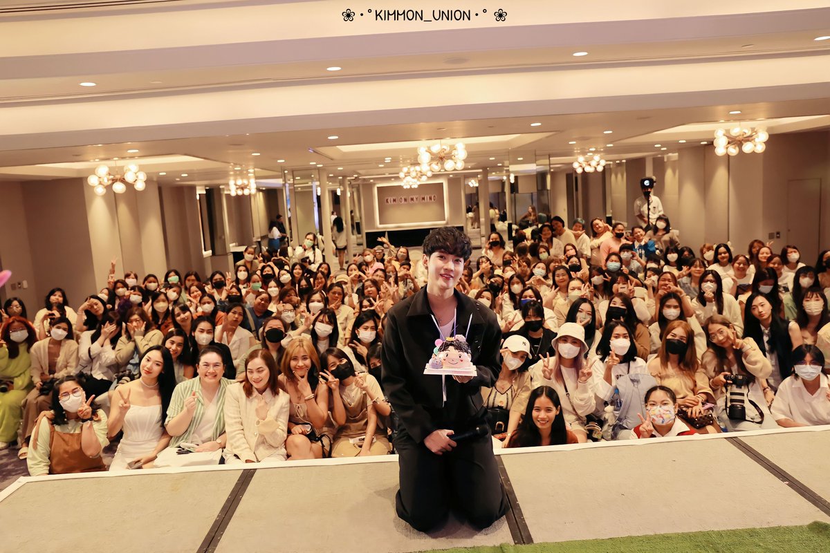 kimmon_union's tweet image. วันนี้ขอบคุณทุกคนมากๆเลยน๊าาาา หวังว่าปีนี้ทุกคนจะได้รับกำลังใจและความรักจากพี่เค้าน๊าาา เราจะโอบกอดและมอบความรักด้วยกันแบบนี้ตลอดไปเลยนะงับ 💜 ผิดพลาดอะไรขอโทษด้วยน๊าาา แล้วเจอกันใหม่ปีหน้านะ โมกิโมกิ 🥰
#KIMONMYMIND
#ขุณขิมมอญ
@KiimMon