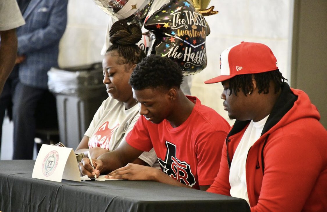 it’s OFFICIAL !!! i’ll be continuing my next 4 years of my academic career at <a href="/SRSUFootball/">Sul Ross State University Football</a>  #BrandEm ❤️🖤