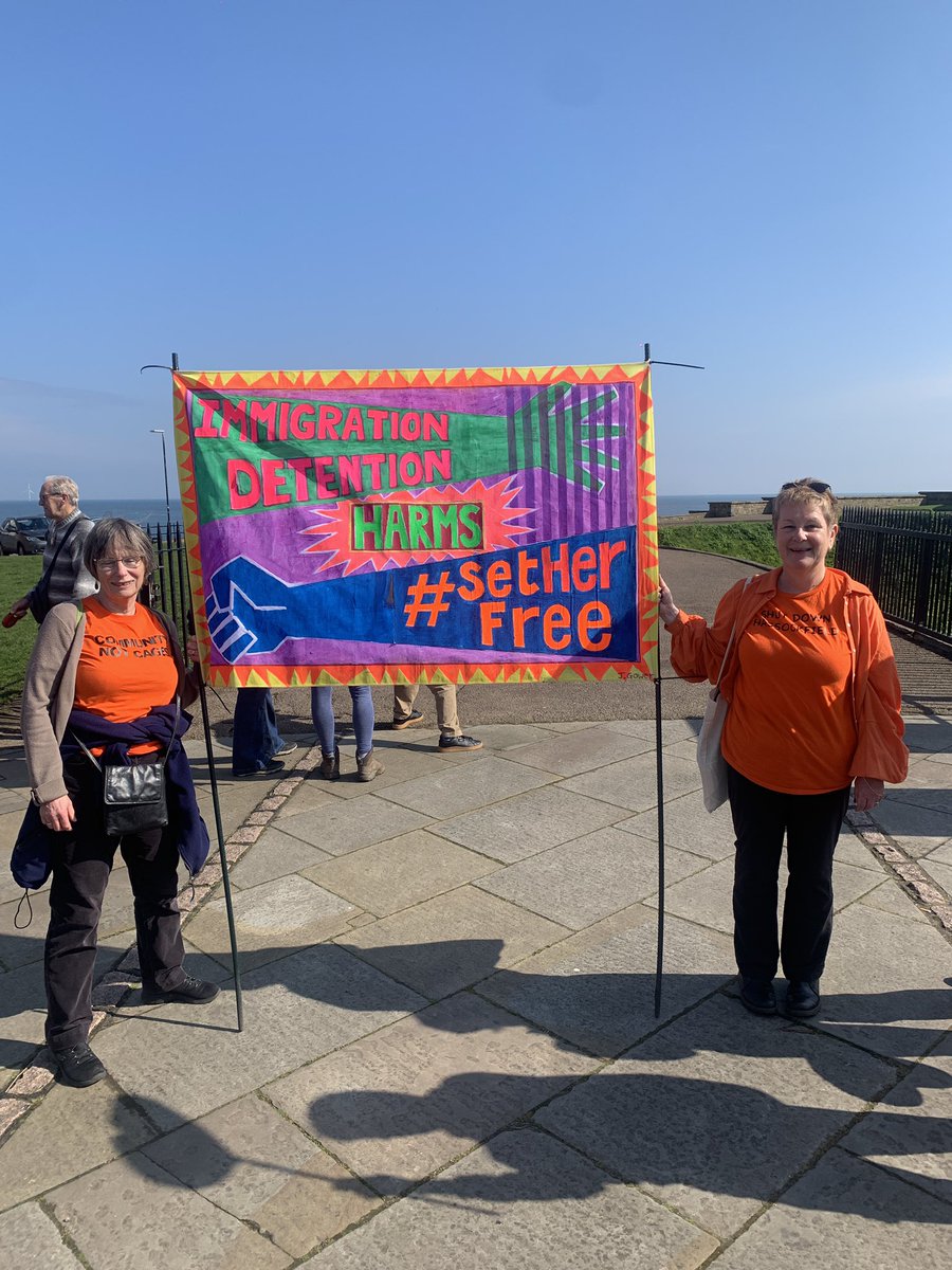 #TogetherWithRefugees 

Such fun walking from Tynemouth to Whitley Bay this morning with others who believe in compassion, kindness & solidarity with all people seeking sanctuary. 

Days like this fill me with hope in what is an increasingly hostile period. Refugees Welcome! 🧡✊