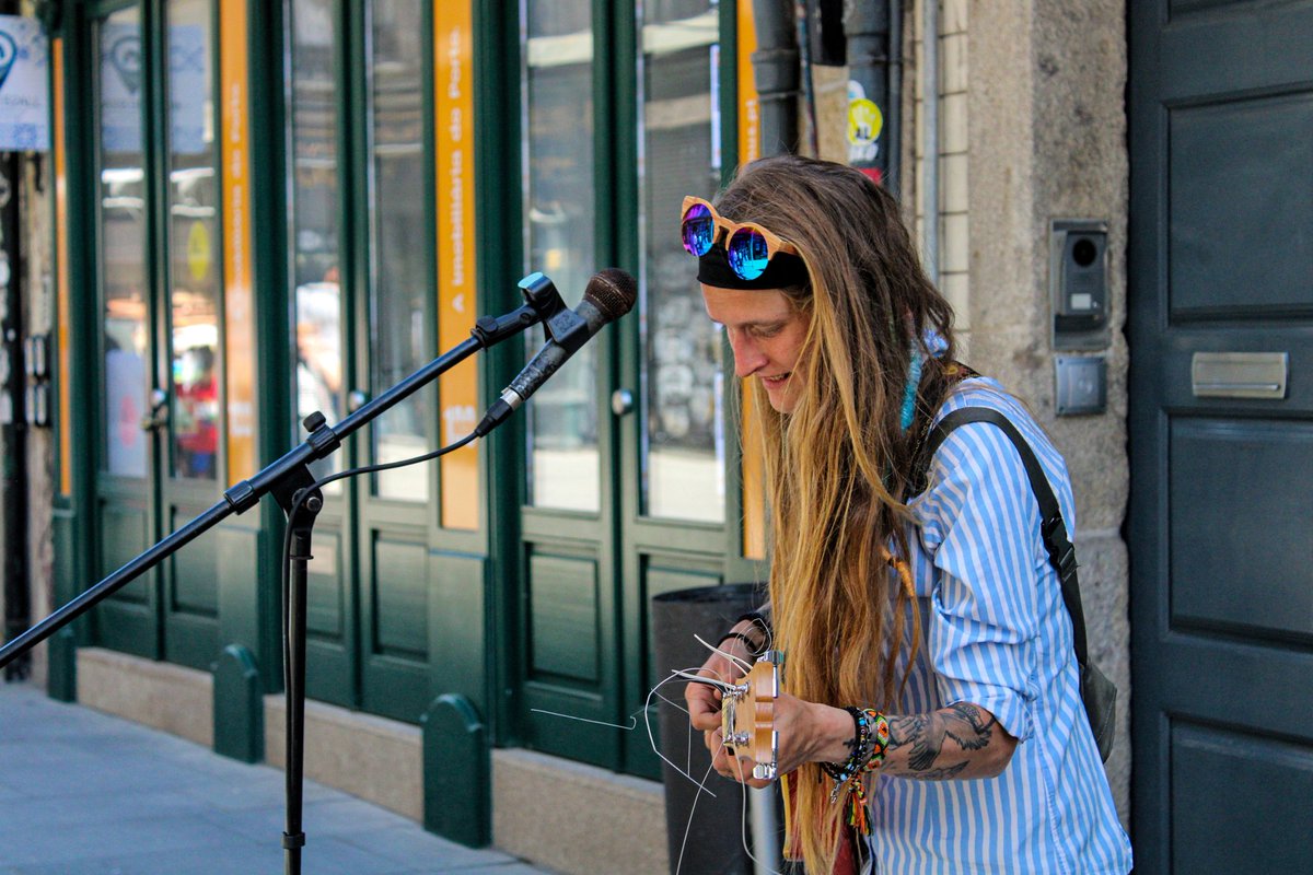 noronha_photo's tweet photo. 😎🎤🎸

#amar_norte
#amar_porto 
#amar_oporto
#amar_portugal 
#norte
#porto
#oporto
#portugal
#singer
#music
#Música 
#artistaderua
#cidadeinvicta 
#invicta 
#ruadasflores
#oneshot
#pormenores
#semfiltros
#noronha_photo
@noronha_photo 
@CheriPattie https://t.co/IHvsUSxHYT