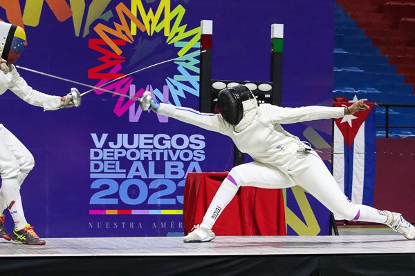 🏀🏆🏅🏋️‍♀️ Felicitamos a todos los atletas cubanos que compiten en los V Juegos del ALBA  en #Venezuela. Confiamos en que pondrán en alto nuestro deporte revolucionario. ¡Éxitos! #Cuba <a href="/DiazCanelB/">Miguel Díaz-Canel Bermúdez</a> <a href="/CMontiller/">Osvaldo C. Vento Montiller</a> <a href="/UJCdeCuba/">UJC de Cuba</a> <a href="/DrRobertoMOjeda/">Dr. Roberto Morales Ojeda</a>