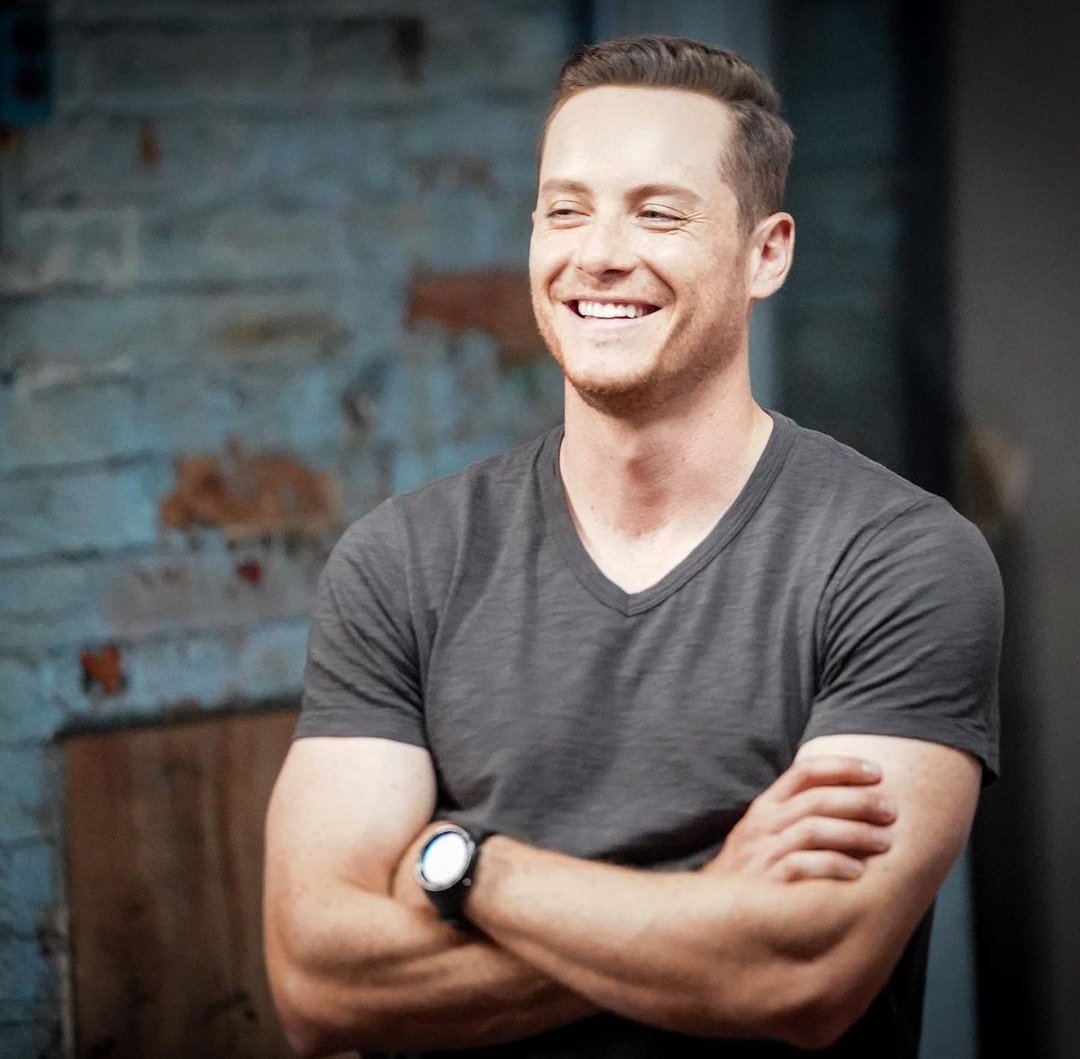 NBCUpstead's tweet photo. ChiHards! Join us in wishing Jesse Lee Soffer a very happy birthday!! 🎉💙 @jesseleesoffer https://t.co/UrIt1WBA7h