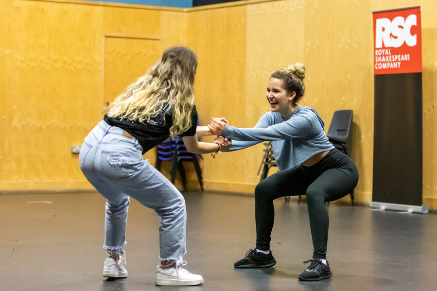 FDUWhatsNew's tweet photo. Happy #NationalShakespeareDay! Our @RSC_Learning students LOVE the movement workshop 🎭🤸

Learn more about #FDU at @TheRSC here: https://t.co/1HROHUuZef

📸 Sara Beaumont © RSC

@fdubecton @FDUTheater @FDUWroxton #myfdu #shakespeare #studyabroad #theater #williamshakespeare #rsc https://t.co/wq2USoe1m7