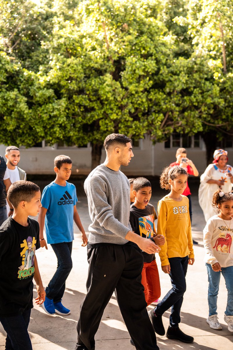 Heureux d'avoir passé l’Aid Fitr avec la famille de Bab Rayan ! 👏🏽 Quelle inspiration de voir la joie sur les visages des enfants ✨