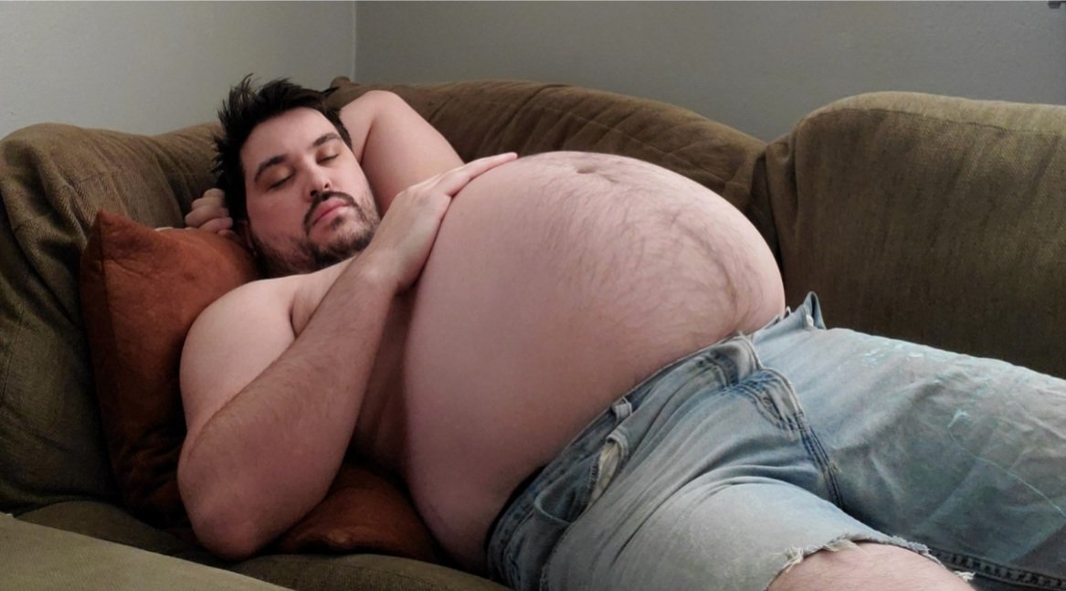 freestform's tweet photo. How time flies by. The skinniest I'd ever be in my adult life vs the fattest I've ever been. https://t.co/8orN2KKDi6