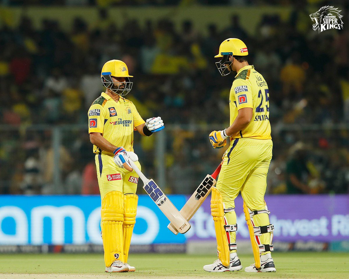 ChennaiIPL's tweet photo. Du-Ra-ble Duo Taking turns to Tonk! ⚡️

5️⃣0️⃣ (16) 💥

#KKRvCSK #WhistlePodu #Yellove 🦁💛 https://t.co/KNOCMfGV2J