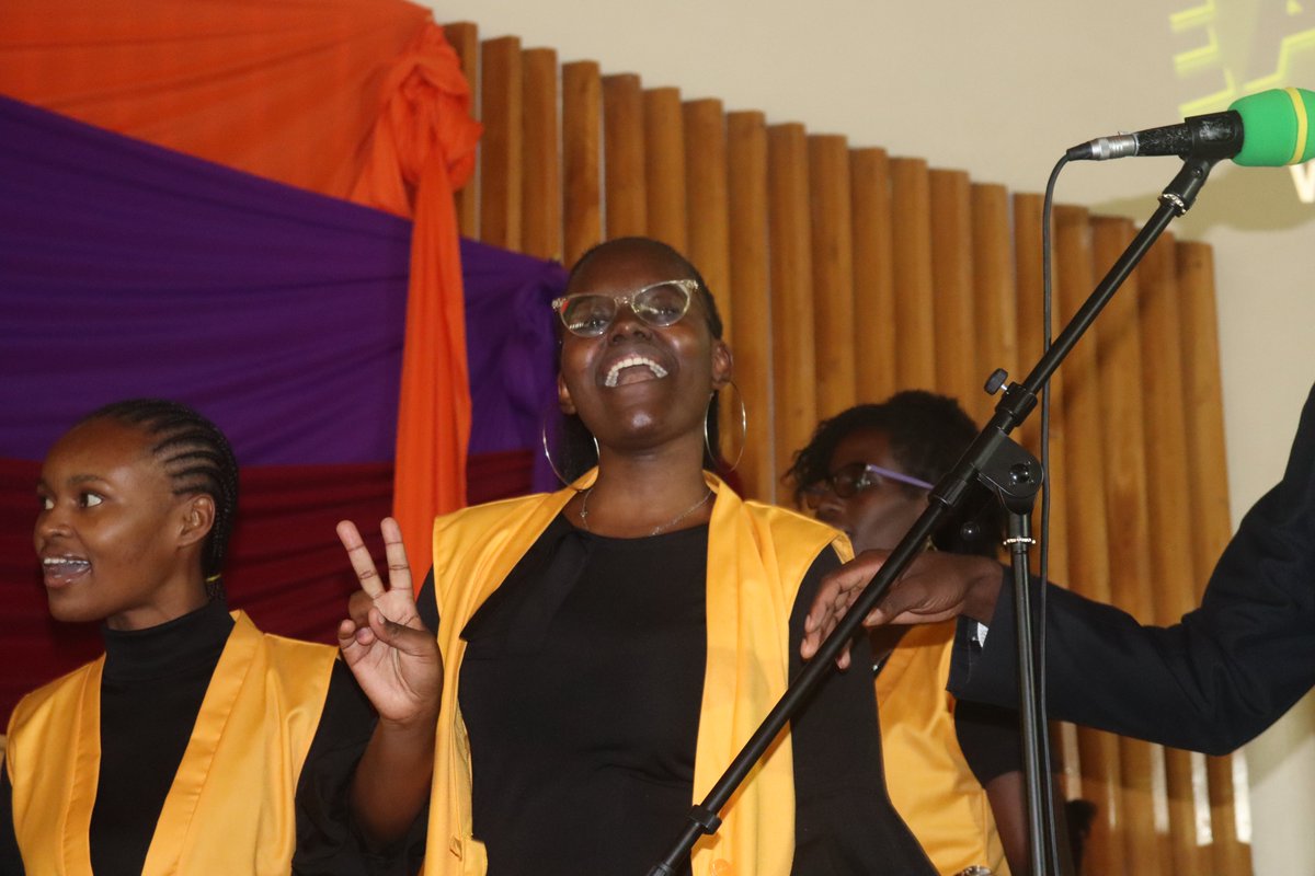 CHIROMOCAMPUSCU's tweet photo. Missed the CCCU worship experience? Don't worry. Here are some of the cool moments captured by our ICT team📷📷📷
#cccuworshipexperience
#cccuservices https://t.co/DvDgQbn8QC