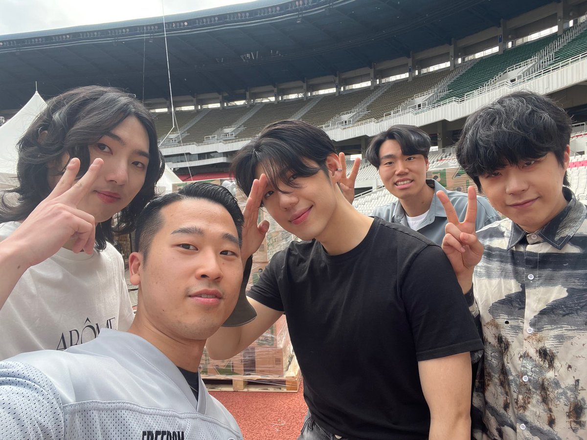 gaho88882970's tweet image. 충성 초딩 친구들과 재밌게 👍🏻👍🏻