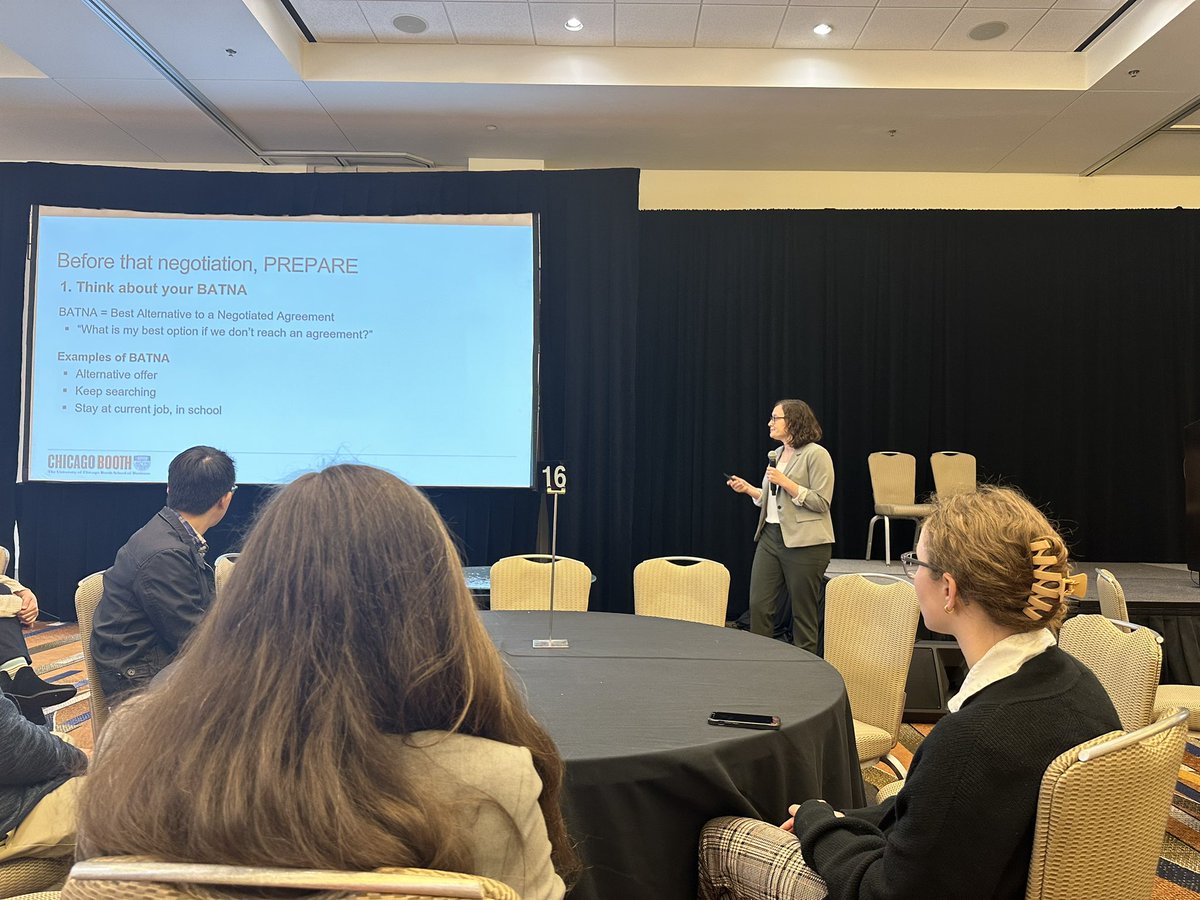 Happening now @A_P_S_A Workshop: Negotiating a Job Offer with Emma Levine @EmmaELevine @ChicagoBooth discussing importance of defining your objectives and BATNA @JointMeeting  #physicianscientists @EvanNoch @jennkwanMDPhD