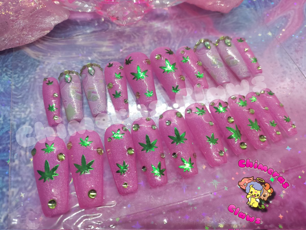💨🌿💚Plant Based Nailart 💚🌿💨
Available | Acrylic | Made with Love
 #pinkaesthetic #pinknailart #pinknails #acrylicpressonnails #customnails #420nails #smokey #plantbasedmedicine