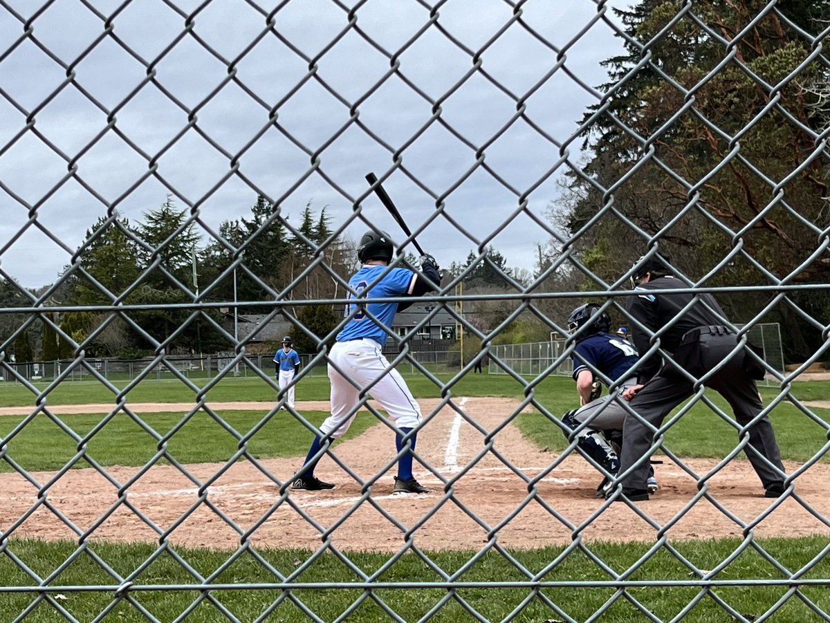 ⚾️ Game day! ⚾️ Another double header coming up at 12 & 2:30 at Henderson @RecOakBay #YYJ  Concession will be open so come support our @VicMariners 🧢 
#baseball @bcpbl1 #yyjsports