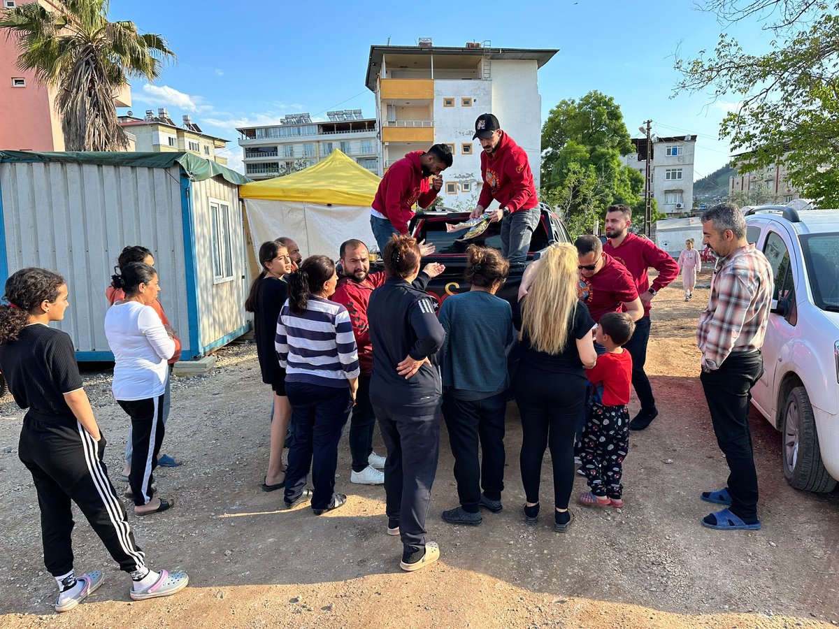 İslahiye ve Nurdağı’nda 23 Nisan coşkusu 🇹🇷

23 Nisan Ulusal Egemenlik ve Çocuk Bayramı olması vesilesiyle, ultrAslan Avrupa (<a href="/ultrAslan_EU/">ultrAslan - AVRUPA</a>) ile birlikte bayram hediyelerimizi çocuklarımıza teslim ettik.

Çocuklarımız, bizim geleceğimiz. #BizBeraberiz 

#uAAVRUPA
#uAYurtiçi