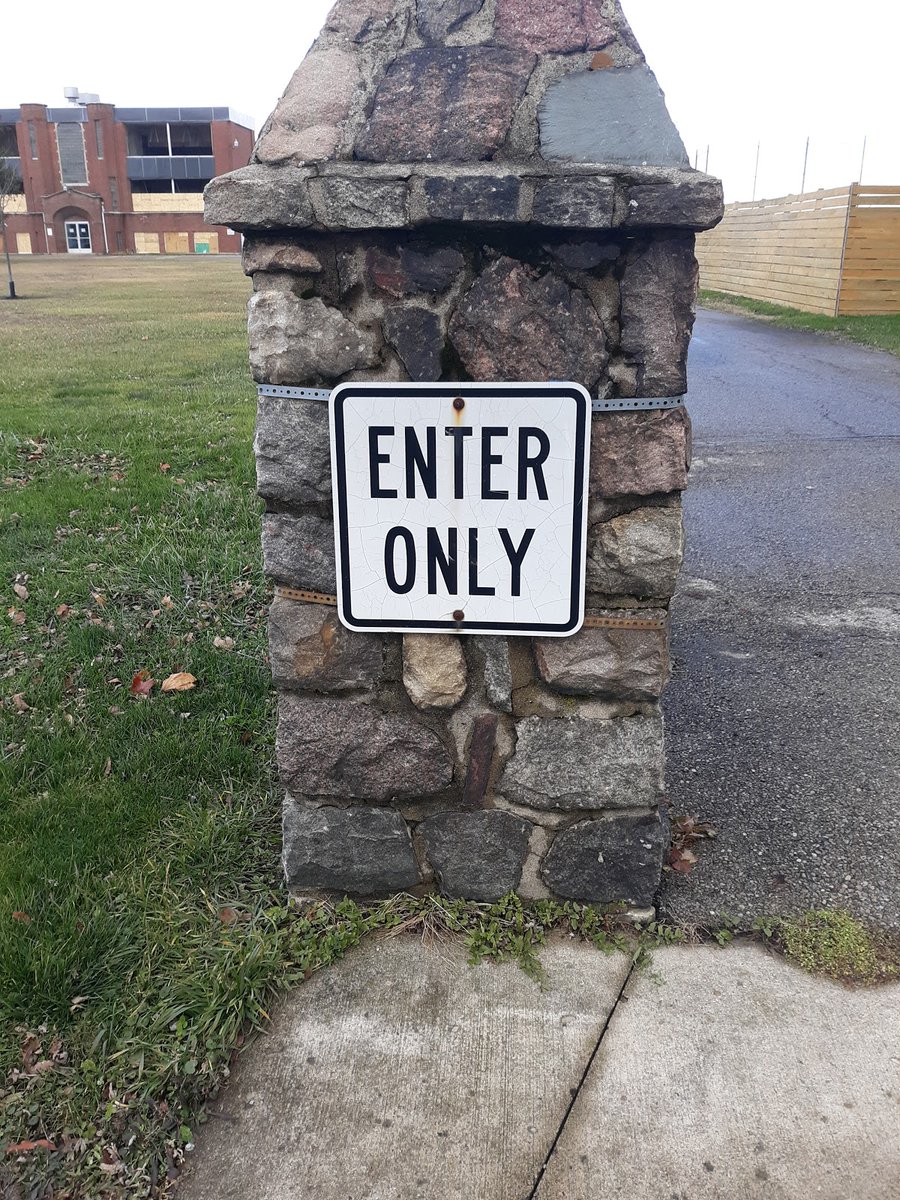 New town every hour on Twitter "St. Paris, Ohio Population 2,010