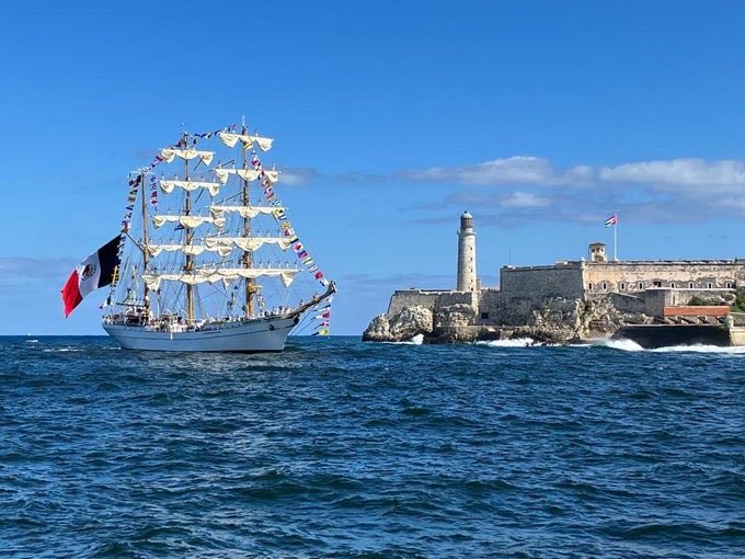 Ipemar's tweet photo. Esta semana, arribó a La Habana, Cuba, el Buque Escuela Cuauhtémoc de la SEMAR, en donde fue recibido por la embajada de México en Cuba. https://t.co/ueMY6dYuyE