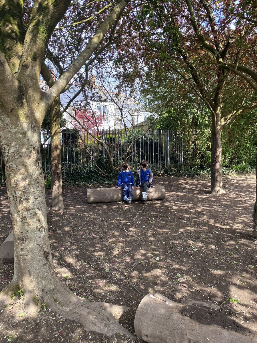 Miss Thomas tweet media