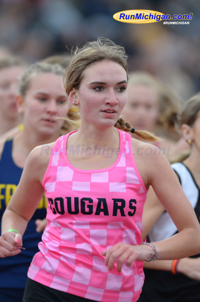 runmichigan's tweet photo. PHOTOS :: Plenty of excitement and great performances at this year's @ELOUInvite High School Invite. Many more photos here >> https://t.co/ekGT4D9rBX https://t.co/1w2fdLQfU9