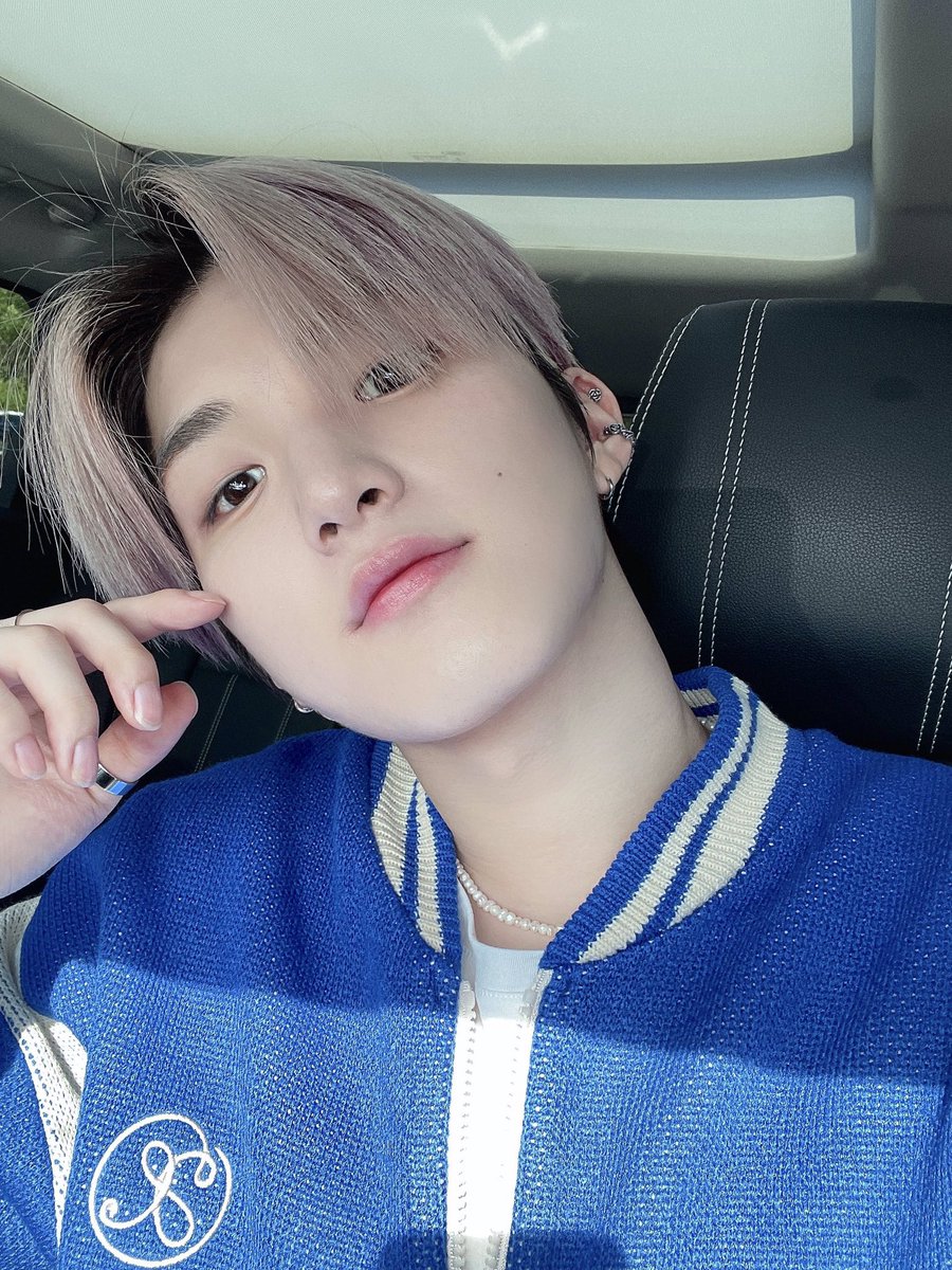 fairy_hwan's tweet photo. Now everyone let’s focus on voting for Hyunbin on fantasy boys pls https://t.co/8uaBqZdWZ8