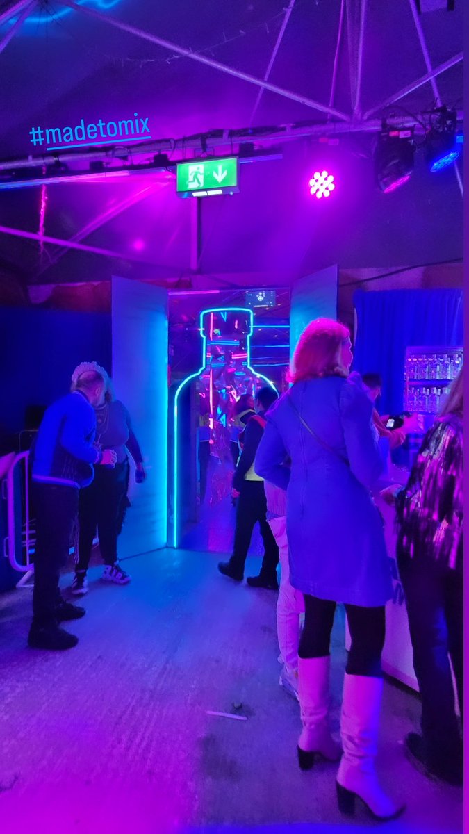 ThinkDesignDub's tweet image. Mirrored entrance tunnel installation for ABSOLUT X @ThinkhouseIE  @ABSOLUTIrl @UrbanPlantLife #thinkdesign #madetomix