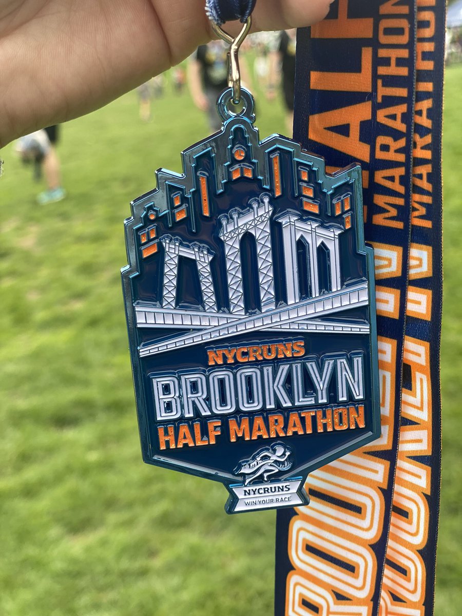 vanessasundra's tweet photo. First half marathon: ✅ https://t.co/6DNiIesBQj