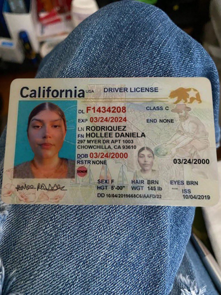 foulstonphotos's tweet image. hey heads up don’t try to buy tickets from this person. they refused to meet up after I sent them funds. 

so here’s their drivers license, Twitter, and instagram. go nuts.