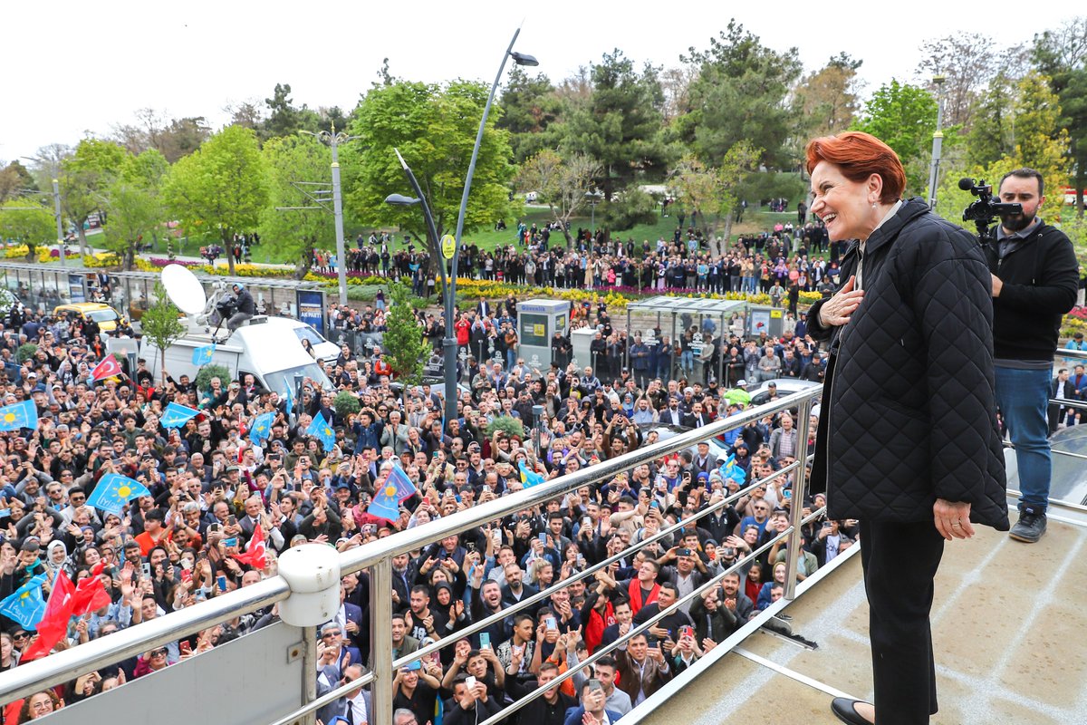iyiparti's tweet photo. Genel Başkanımız Sayın @meral_aksener, Sayın
@mansuryavas23 ile birlikte;

Konya'da vatandaşlarımızla bir araya geldi.

Haksızlığın, hukuksuzluğun, kayırmacılığın ortadan kalktığı;

Adil bir Türkiye'yi hep birlikte inşa edeceğiz! https://t.co/ZimWynC4BT