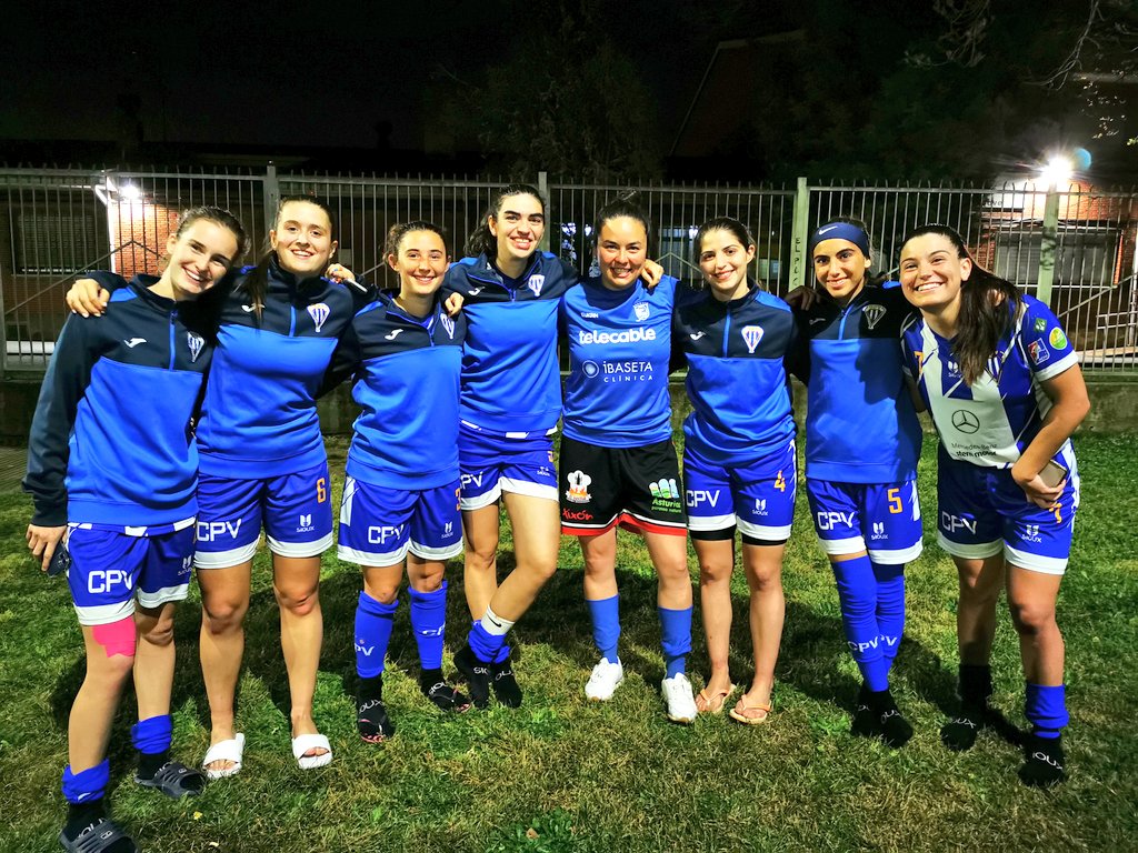 📸 Entre estas dos fotos han pasado unos añitos...

🤔 ¿A quiénes reconocéis? 🤔

Cuéntanos quiénes son <a href="/tashuca/">Tasha lee</a>
😜

#MiEquipoMiGente