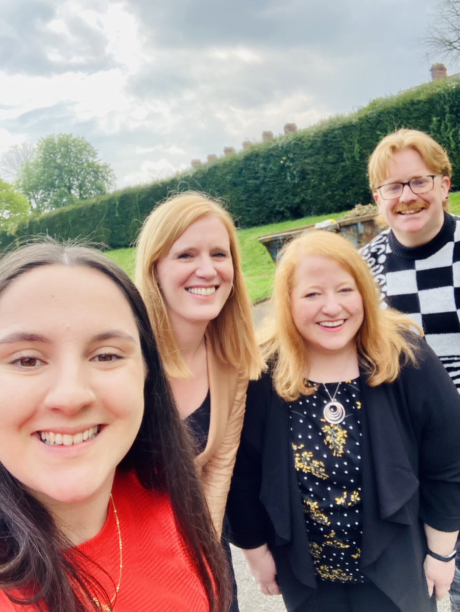 Selfie with the boss @naomi_long at the @allianceparty local candidate launch earlier💛 

Looking forward to getting back on the doors with @nancyeaton77 and @LittleOldMG this week after taking some time with the family over the weekend. #AllianceWorks #CastlereaghSouth #LE23