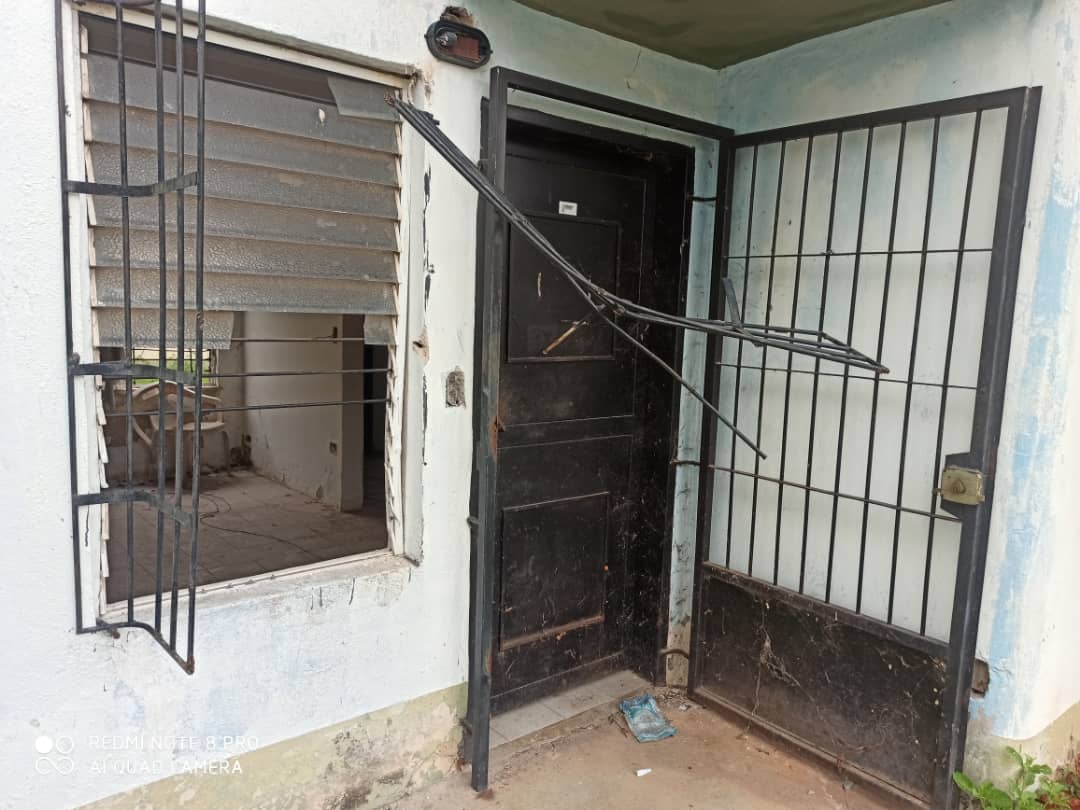 El personal y las autoridades de la universidad <a href="/udsoficial_/">Universidad Deportiva del Sur</a> pedimos la intervención del <a href="/MinpublicoVEN/">Ministerio Público venezolano</a> #noalainvasion #5 Bs #catia #loscortijos #losbuenossomosmas