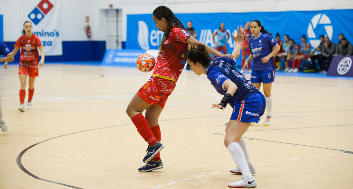 FÚTBOL SALA | Un peleón @PoioPescamarfs leva o derbi contra o @OUenvialiaFSF (2-1) pontevedraviva.com/deportes/94508…