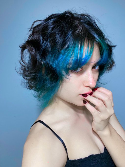 Triste, mas bonita https://t.co/1VQv5bj8dS<a href="/tag/iwannabetour"class="tags"><span>#iwannabetour</span></a>