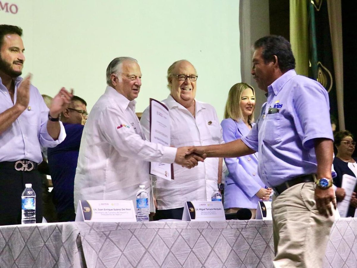 ¡Mucha Felicidades! Carlos Berdegué; Dir. Gral de El Cid Resorts; por tu excelente trayectoria y gran desempeño, merecido reconocimiento por parte de nuestro amigo el Secretario <a href="/TorrucoTurismo/">MiguelTorrucoMarqués</a>. Felicito también a todo tu equipo con motivo del 50 aniversario de <a href="/elcidresorts/">El Cid Resorts</a>