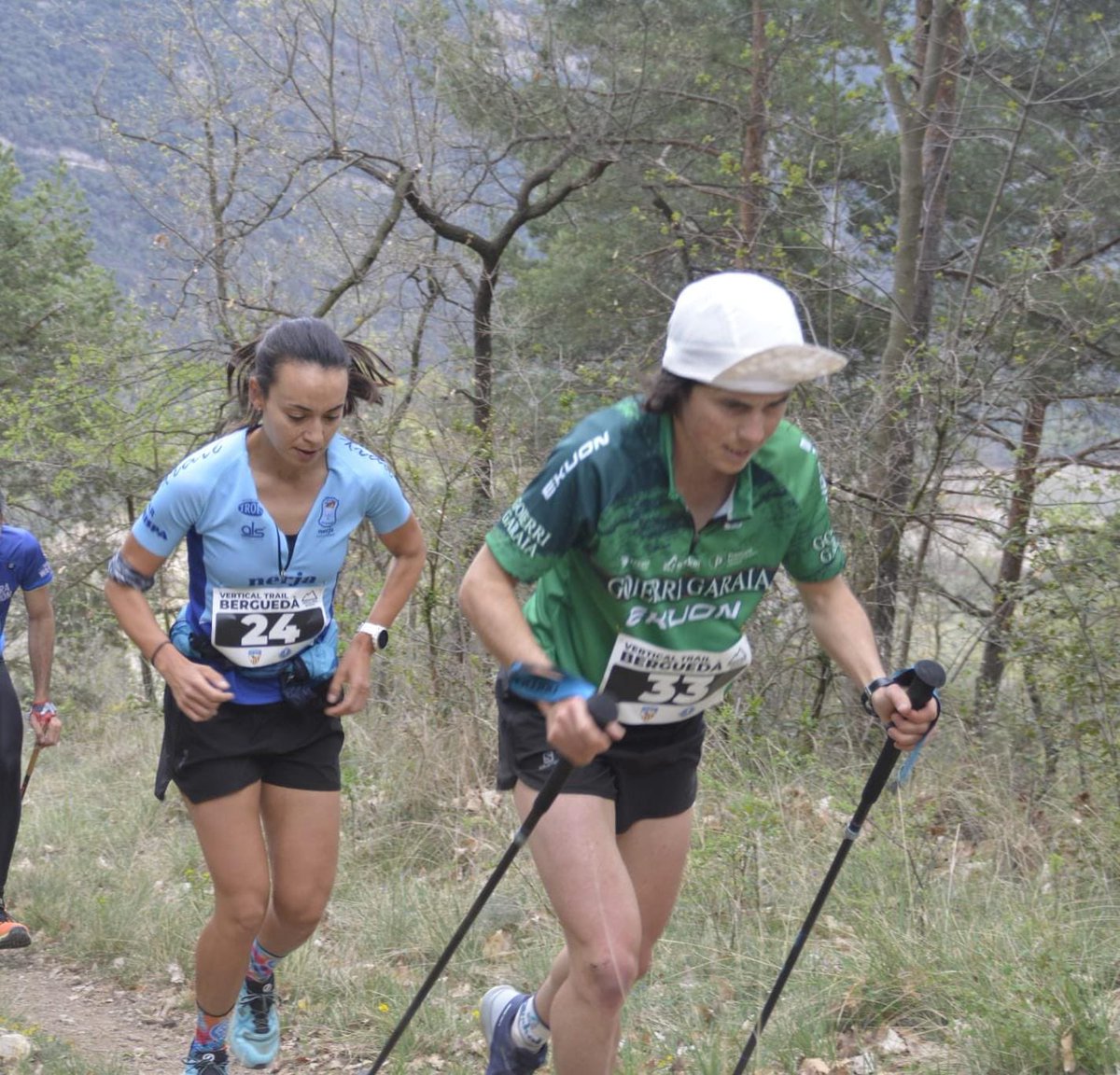 Atletisme_FCA's tweet photo. ✍️ Toni Baños i Ainhoa Sanz van dominar la Vertical Trail Berguedà celebrada al municipi de Cercs.

🤝 La prova, organitzada per @JAB_Berga, estava dins del calendari RFEA de les proves de trail.

📲 https://t.co/aCvem5cwm3 https://t.co/afnslkJi4n