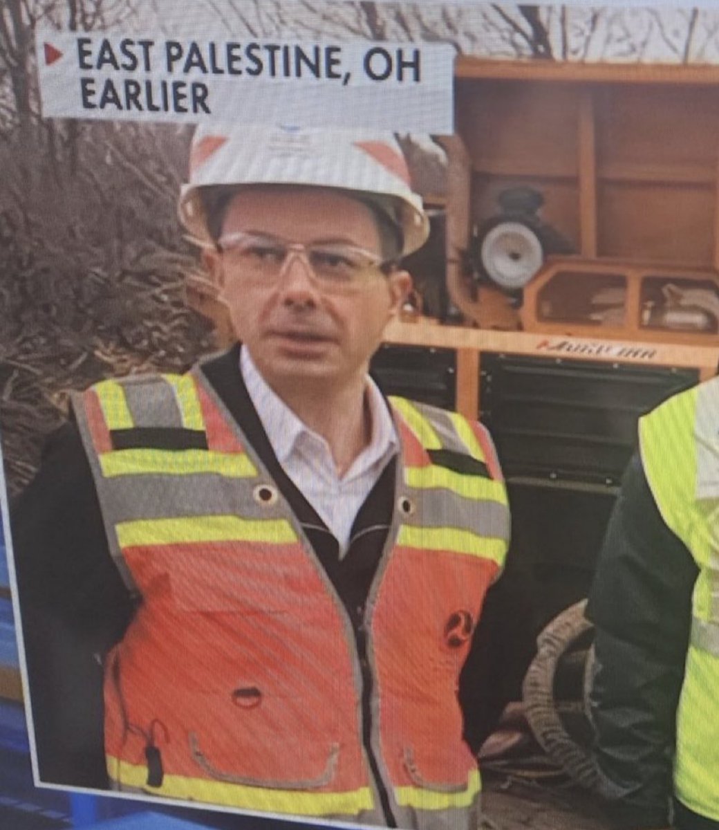 BakerBLeavitt's tweet image. I find this photo hilarious.  #bootedgeedge