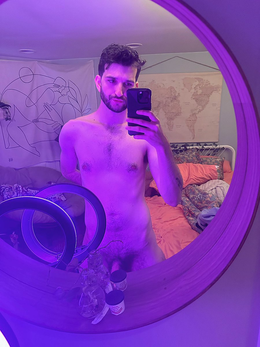 felixbaltimore's tweet photo. productive afternoon 

editing 🍑

https://t.co/u58qbEKwQu https://t.co/TRWK4HNtwA