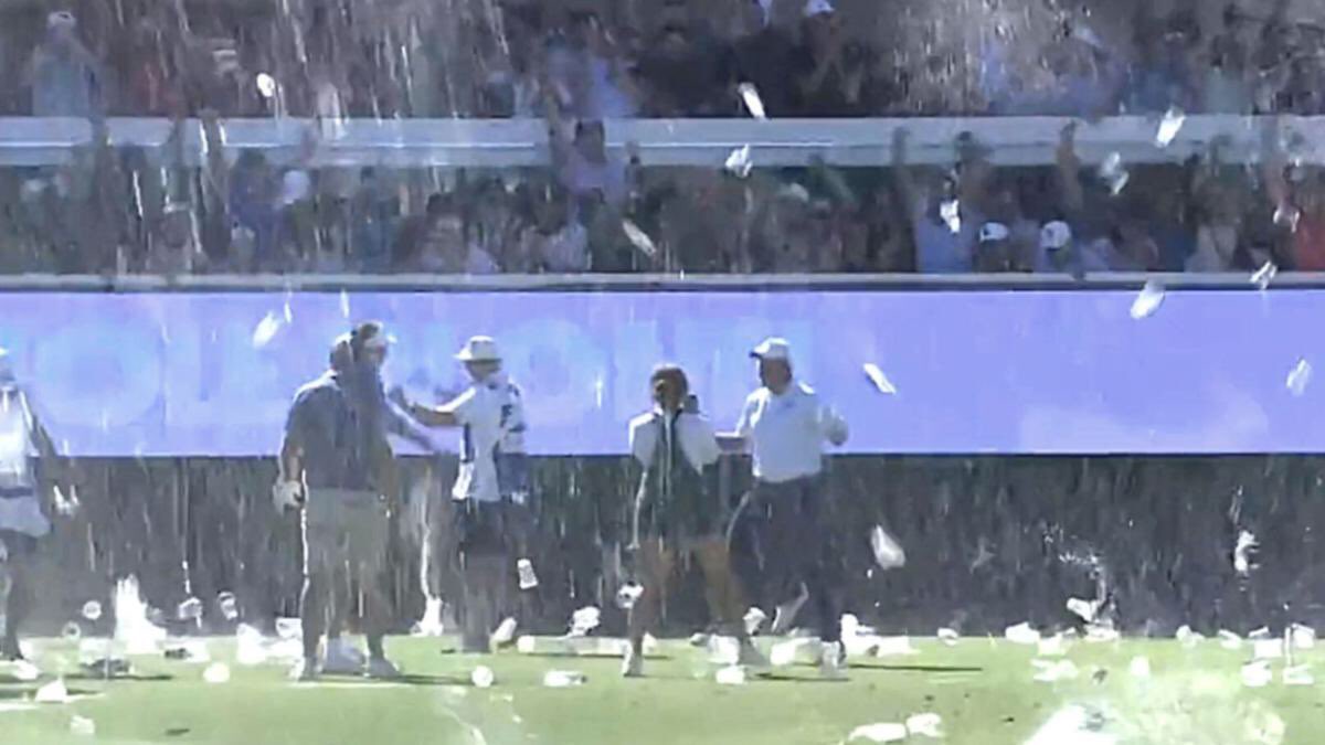 I just cannot see this being part of a sport known for its elegance and class. What a shame.