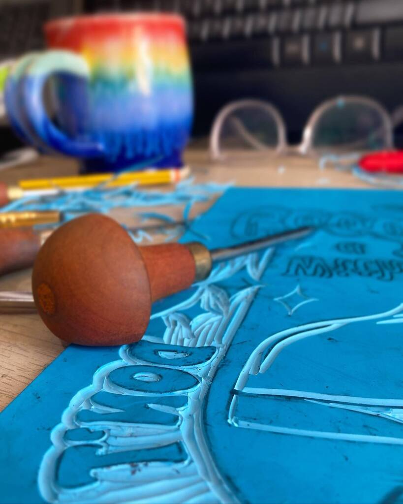 Would you believe it?! I’m having a Sunday afternoon carve! Let’s see how it goes! 😱 #linocutart #linocut #linoprint #linogravure #printmaking #printmaker #printmakersofinstagram #printmakingart #handcarving #handcarved #sundayvibes instagr.am/p/CrYmoFEIDm_/