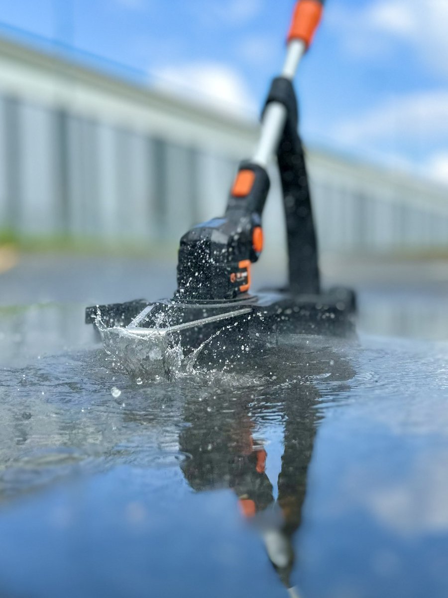 TriMowerUK's tweet photo. Who doesn’t love a puddle!

#trimower #guardglider

Can your edge trimmer stand up by itself?

https://t.co/sbQSZMRZpO https://t.co/MhaeBpc3VD