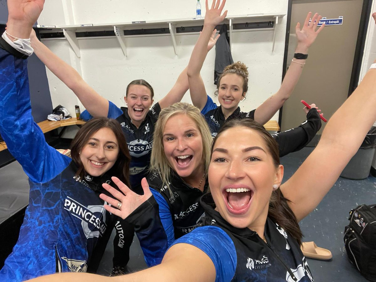 TeamJJonesCurl's tweet photo. #SELFIESUNDAY
Here are a few of our fav team selfies from this season.
If you have a favourite curling-related selfie (i.e. at a curling event, with a fav curler, or with your club team), post it and tag us, and we'll share a few today.
#TeamPrincessAuto
#curling https://t.co/BWMq7GoD4E