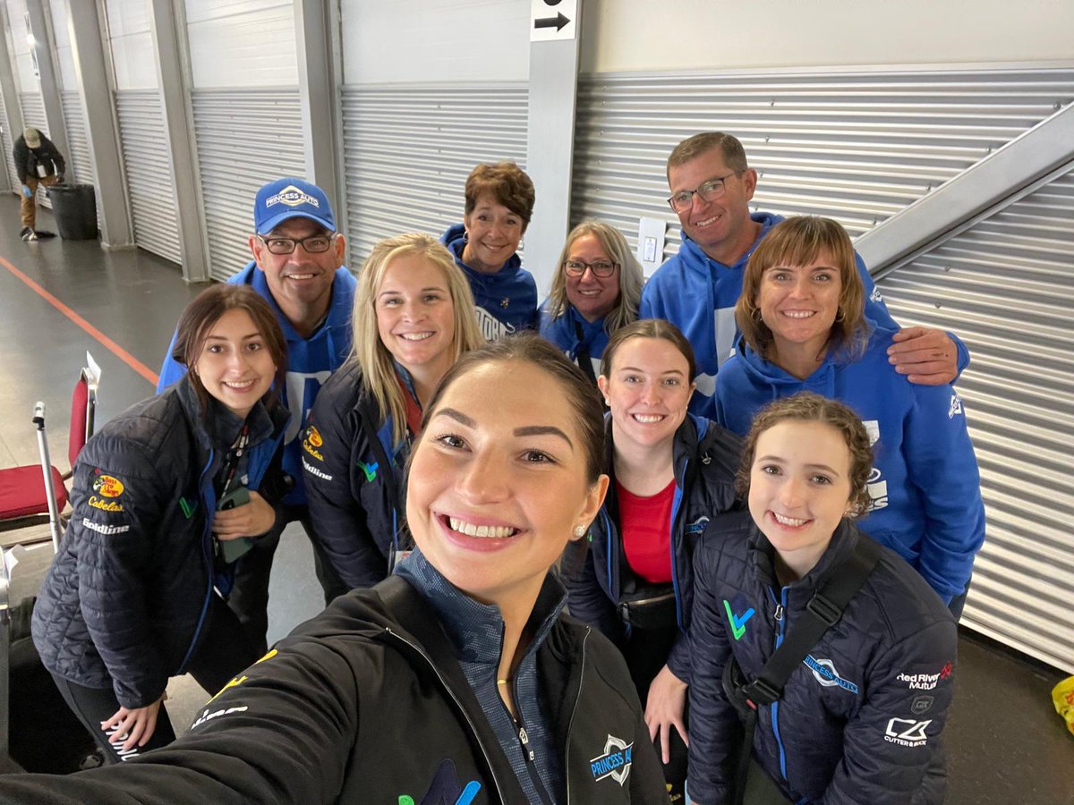 TeamJJonesCurl's tweet photo. #SELFIESUNDAY
Here are a few of our fav team selfies from this season.
If you have a favourite curling-related selfie (i.e. at a curling event, with a fav curler, or with your club team), post it and tag us, and we'll share a few today.
#TeamPrincessAuto
#curling https://t.co/BWMq7GoD4E