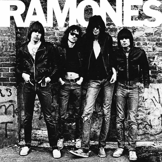 RadioMundoRock's tweet photo. #Ramones Un día como hoy, hace 47 años, la música daba un cambio para mejor. RAMONES álbum debut. https://t.co/NwFWw0hLgz