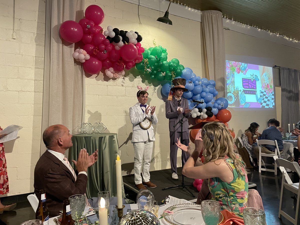 JulieJMasterson's tweet photo. What a great weekend to be a Bear! @MSUBearBaseball @FoundationMSU @EM_Awards @MSUGradCollege https://t.co/qvSl7uyhXo